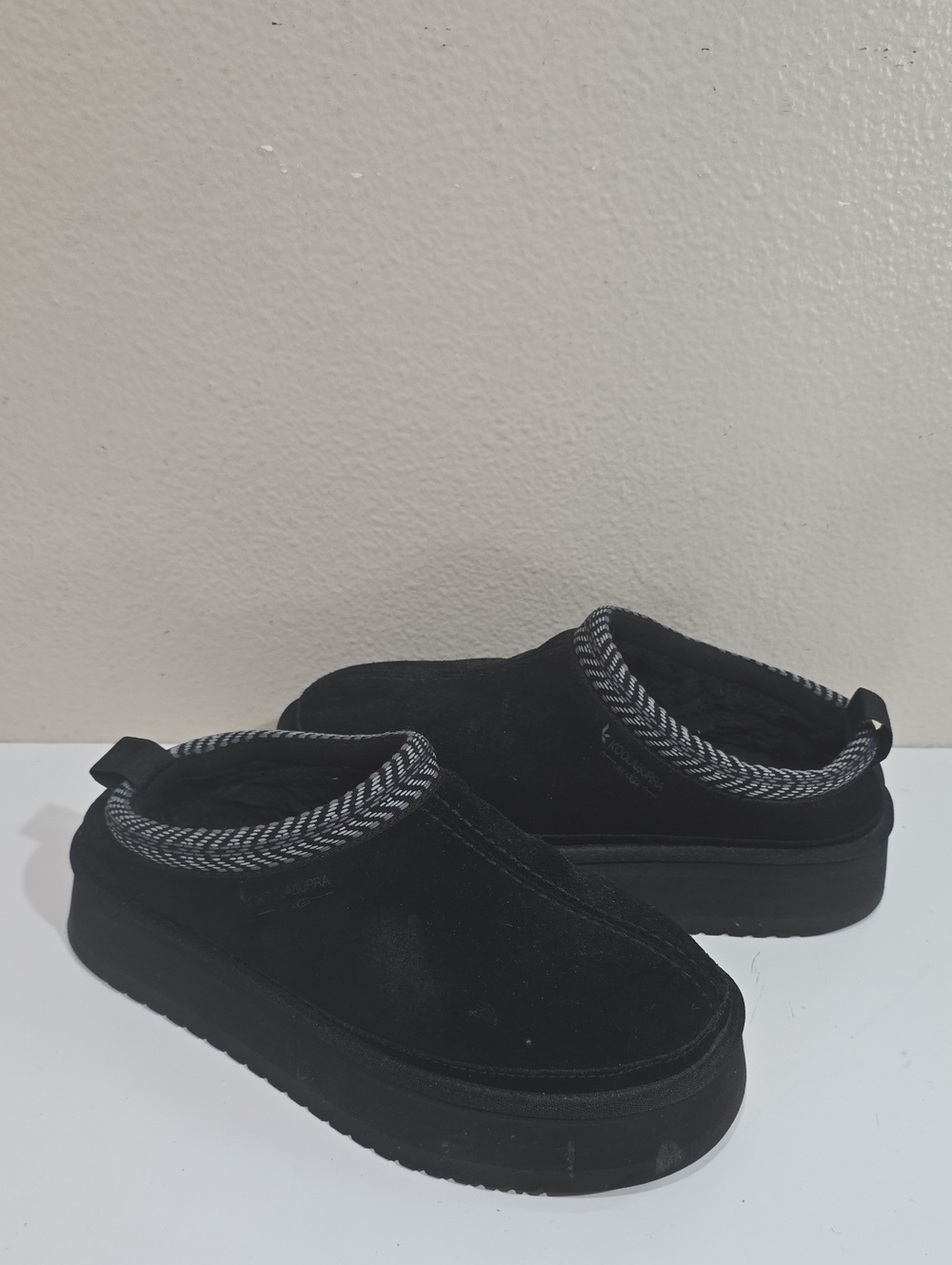 Koolaburra by Ugg Black Slip-On Mule Slippers with Gray Herringbone Trim